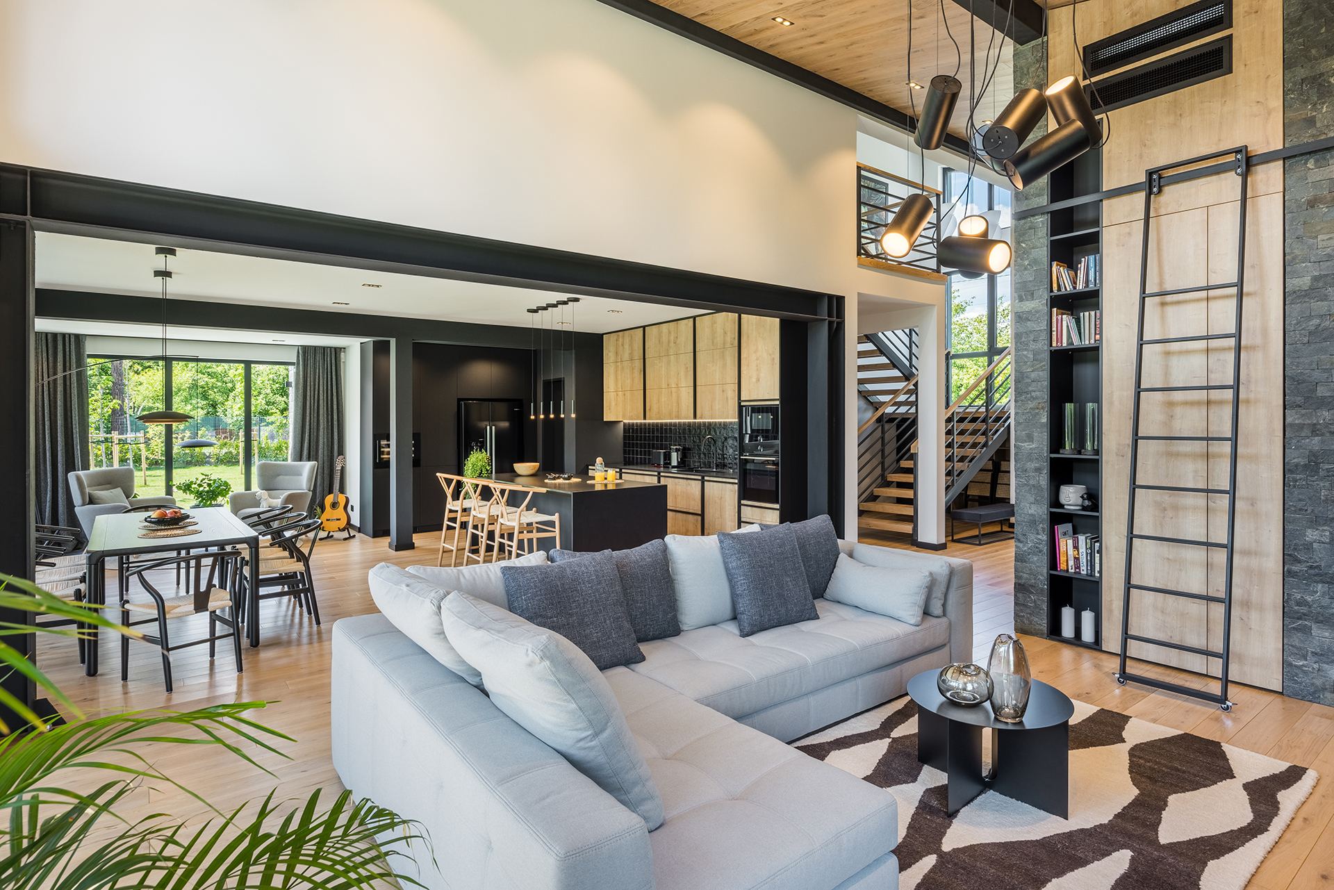 Къща в светлина